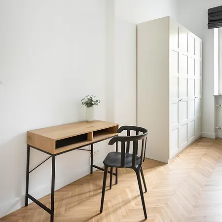 Saxon Garden Prestige By Bookinghost *