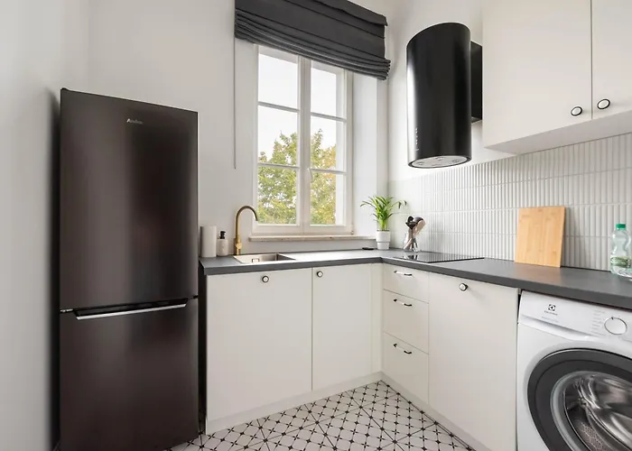 Saxon Garden Prestige By Bookinghost