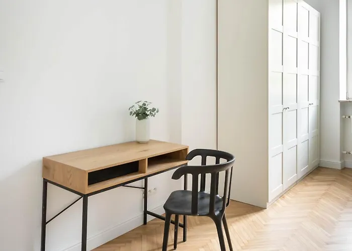 Saxon Garden Prestige By Bookinghost *